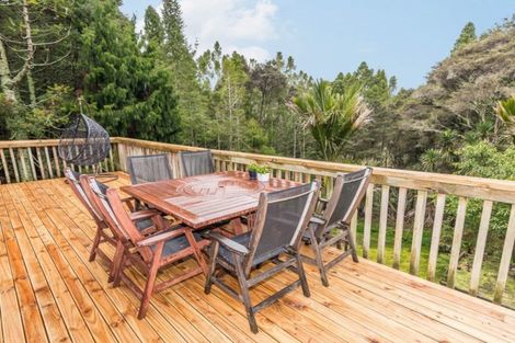 Photo of property in 204 Forest Hill Road, Waiatarua, Auckland, 0612