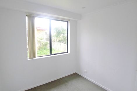 Photo of property in 9 Plumstead Rise, Glen Eden, Auckland, 0602