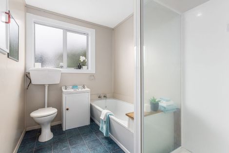 Photo of property in 15 Kapiti Crescent, Titahi Bay, Porirua, 5022