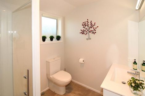 Photo of property in 28 Feist Street, Carterton, 5713