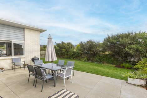 Photo of property in 23 Mahia Lane, Waikanae, 5036