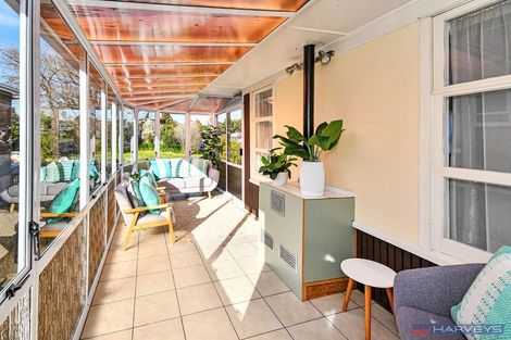 Photo of property in 74 Grande Vue Road, Hillpark, Auckland, 2102