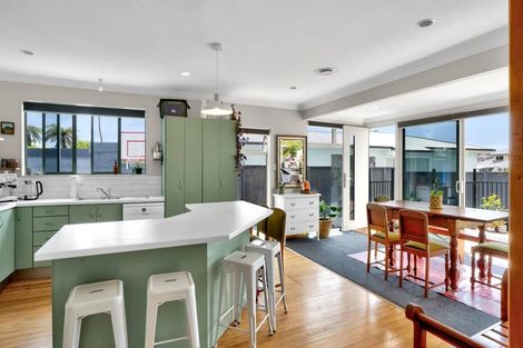 Photo of property in 8a Mahoe Street, Inglewood, 4330