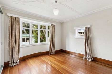 Photo of property in 33 Collingwood Street, Waterloo, Lower Hutt, 5011
