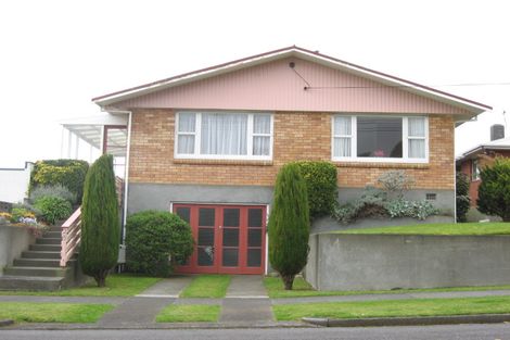 Photo of property in 25 Wairau Road, Oakura, 4314