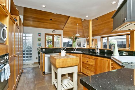 Photo of property in 2/76 Norwood Road, Bayswater, Auckland, 0622