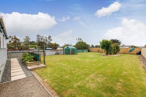 Photo of property in 173 Kahukura Avenue, Waitarere Beach, Levin, 5510