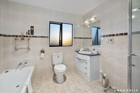 Photo of property in 8 Waikura Drive, Te Atatu Peninsula, Auckland, 0610