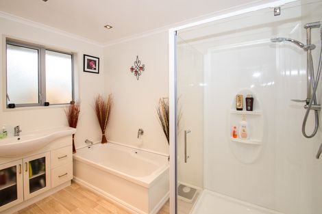 Photo of property in 28 Severn Street, Green Island, Dunedin, 9018