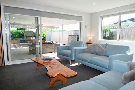 Photo of property in 5 Mahia Lane, Waikanae, 5036