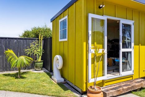 Photo of property in 5 Scott Street, Moturoa, New Plymouth, 4310