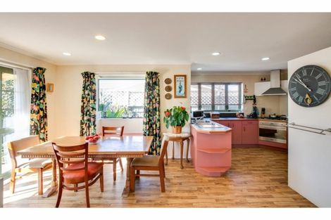 Photo of property in 238c Warwick Road, Mayfair, Hastings, 4122