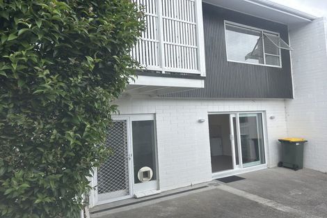 Photo of property in 1/1 Armstrong Place, New Lynn, Auckland, 0600