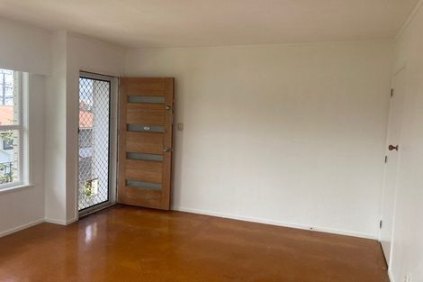 Photo of property in 2/176 Archers Road, Glenfield, Auckland, 0629