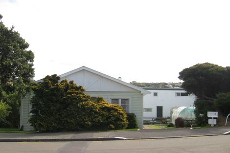 Photo of property in 2 Moorefield Road, Johnsonville, Wellington, 6037
