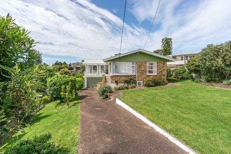 Photo of property in 1 Elizabeth Place, Mairangi Bay, Auckland, 0630