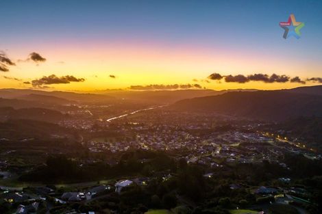 Photo of property in 13 Mount Marua Way, Timberlea, Upper Hutt, 5018