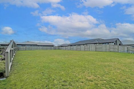 Photo of property in 37 Huka Heights Drive, Rangatira Park, Taupo, 3330