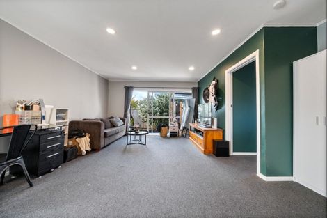 Photo of property in 33e Sanders Avenue, Westown, New Plymouth, 4310