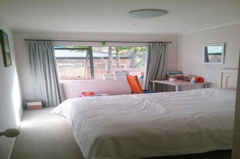 Photo of property in 1/28 Bernie Edwards Place, Botany Downs, Auckland, 2010