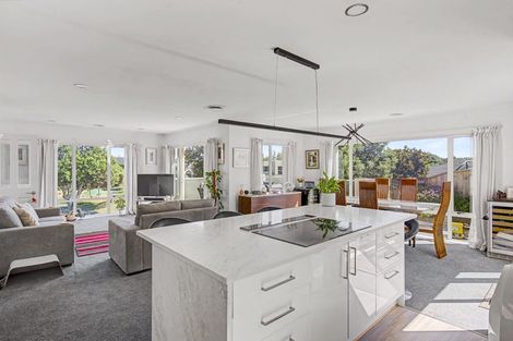 Photo of property in 127 Milne Drive, Paraparaumu, 5032