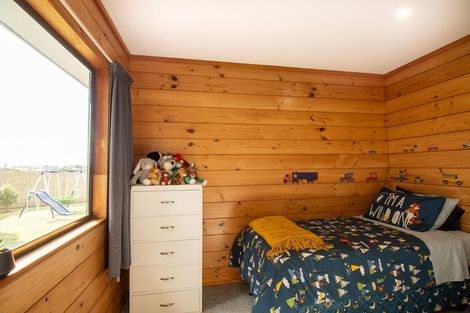 Photo of property in 65 Queens Road, Waikanae Beach, Waikanae, 5036