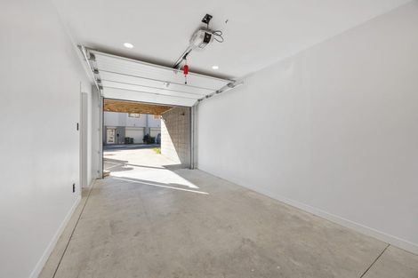 Photo of property in 20 Meritage Lane, Te Atatu South, Auckland, 0610