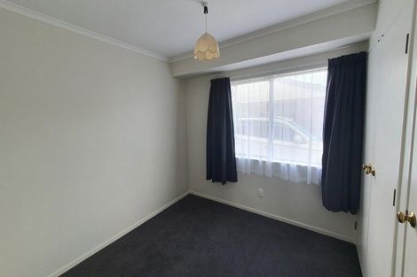 Photo of property in 2/62 Aviemore Drive, Highland Park, Auckland, 2010