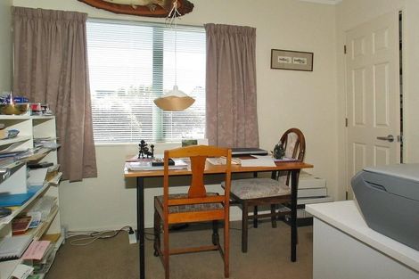 Photo of property in 5 Padstow Place, Camborne, Porirua, 5026