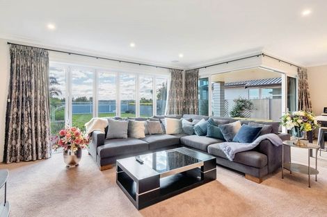 Photo of property in 13 Milano Boulevard, Karaka, Papakura, 2113