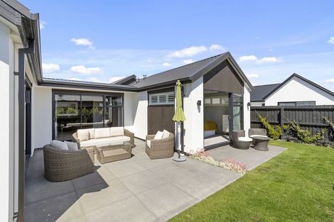 Photo of property in 15 Luxembourg Crescent, Halswell, Christchurch, 8025