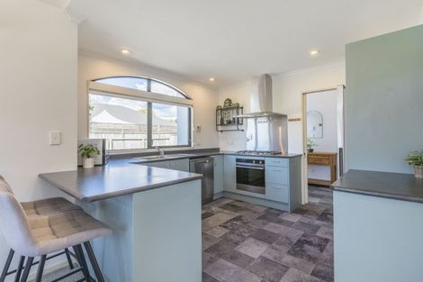 Photo of property in 94 Weggery Drive, Waikanae Beach, Waikanae, 5036