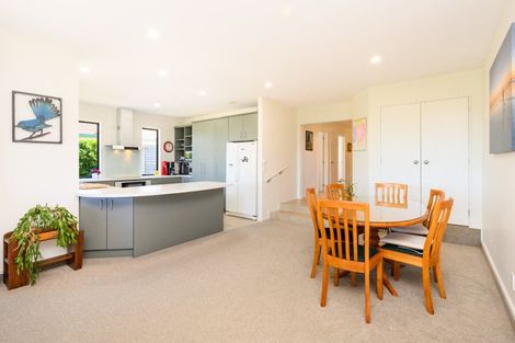 Photo of property in 70 Pacific Drive, Fitzherbert, Palmerston North, 4410
