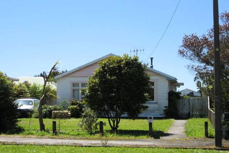 Photo of property in 23 Gladstone Street, Westport, 7825