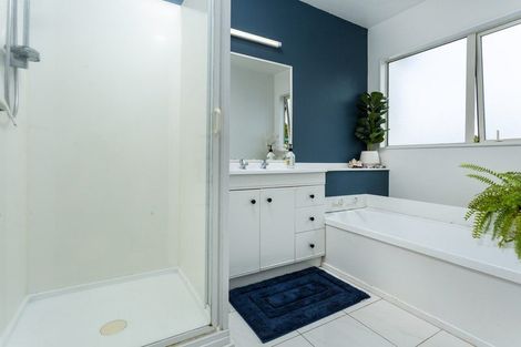 Photo of property in 8 Caversham Drive, Torbay, Auckland, 0630