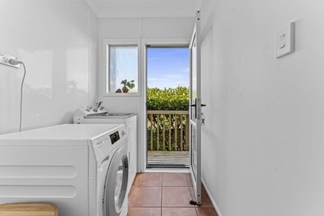 Photo of property in 22 Himalaya Drive, Half Moon Bay, Auckland, 2012