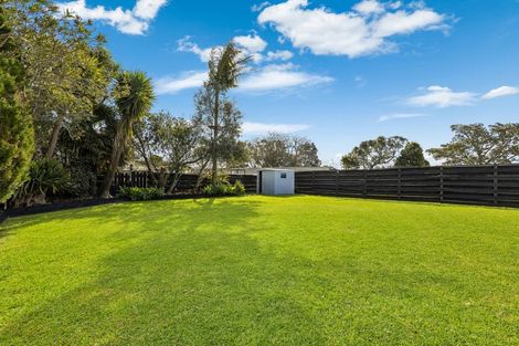 Photo of property in 33 Sunvue Road, Glen Eden, Auckland, 0602