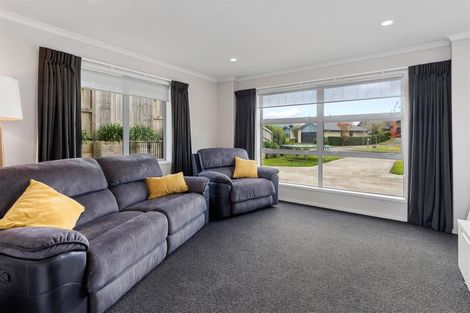 Photo of property in 61 Hamon Place, Pukehangi, Rotorua, 3015