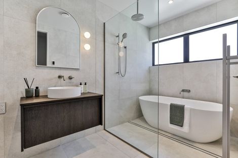 Photo of property in 14 Kirimoko Crescent, Wanaka, 9305