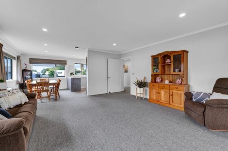 Photo of property in 62 Cutfield Street, Inglewood, 4330