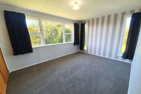 Photo of property in 32 Tararua Terrace, Cloverlea, Palmerston North, 4412