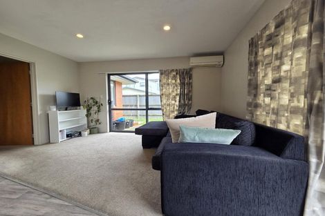 Photo of property in 2/76 Wharenui Road, Upper Riccarton, Christchurch, 8041