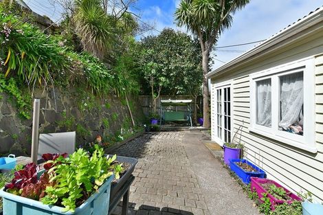 Photo of property in 1/6 Carlisle Road, Browns Bay, Auckland, 0630