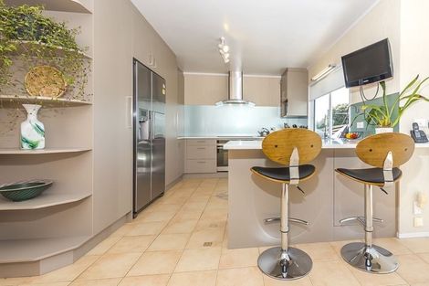 Photo of property in 5 Cherub Place, West Harbour, Auckland, 0618