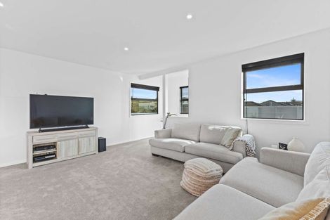 Photo of property in 13a Heta Road, Highlands Park, New Plymouth, 4312