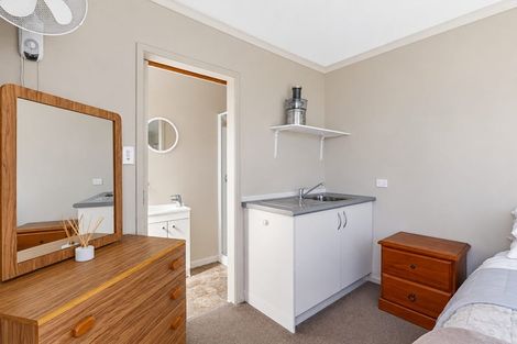 Photo of property in 82 Glover Road, Hawera, 4610