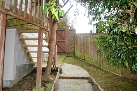 Photo of property in 1/52 Guadeloupe Crescent, Grenada Village, Wellington, 6037