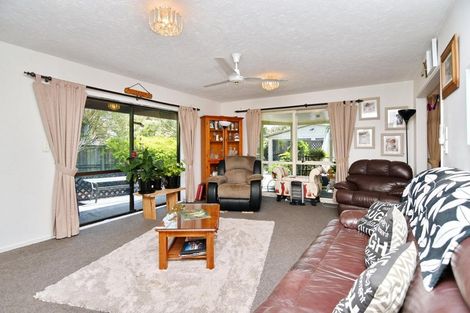 Photo of property in 28 Cowes Street, Avondale, Christchurch, 8061