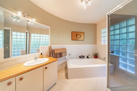 Photo of property in 55 Chatsworth Road, Silverstream, Upper Hutt, 5019