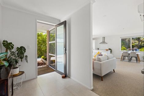 Photo of property in 16a Elizabeth Street, Orewa, 0931